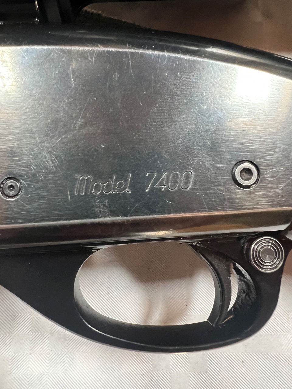 Karabin poluautomat Remington 7400 sa pikantini šinom i termalnom optikom
