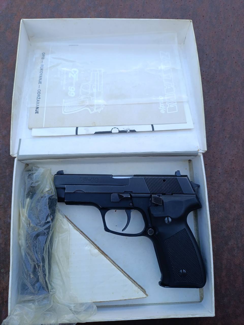 Crvena Zastava 99