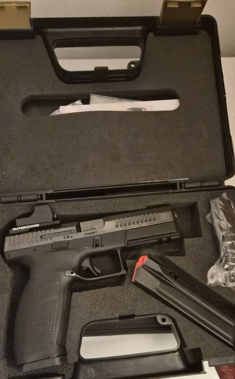 Pištolj CZ P 10 F