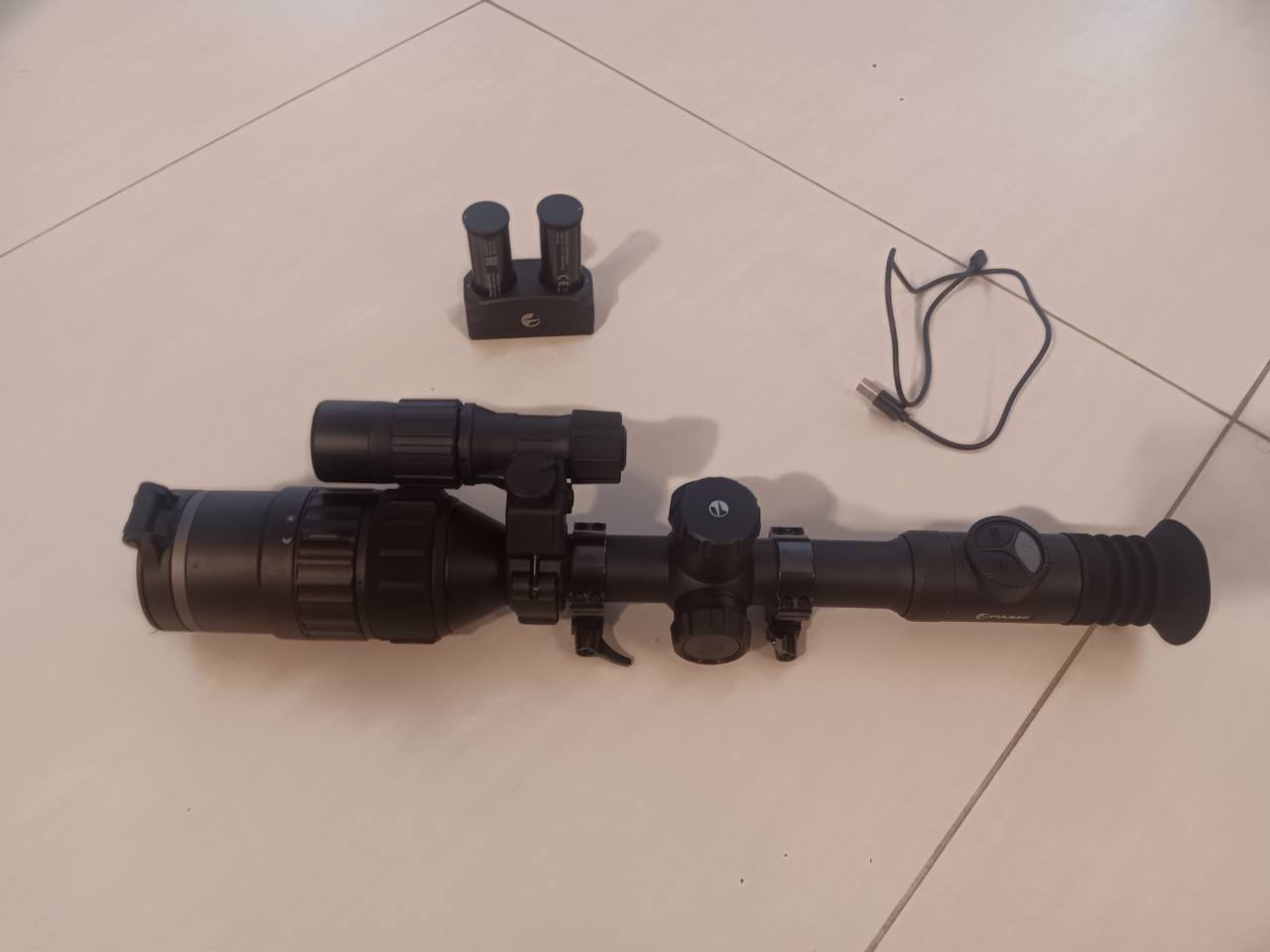 Pulsar Digex C50 sa svijetlom od 940nm