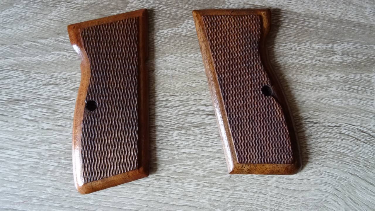 Drške drvene ORIGINAL za pištolj Mauser 9 mm – FEG