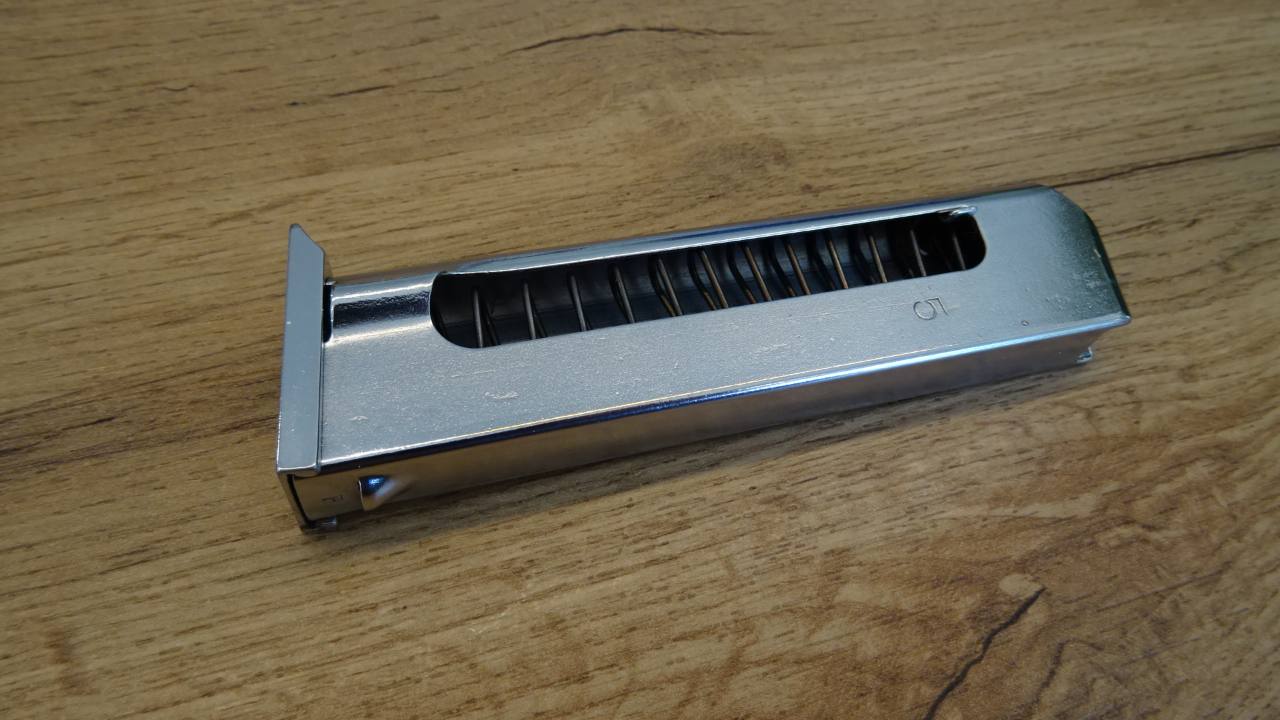 SPREMNIK za pištolj MAKAROV 9 mm niklani, NOVI