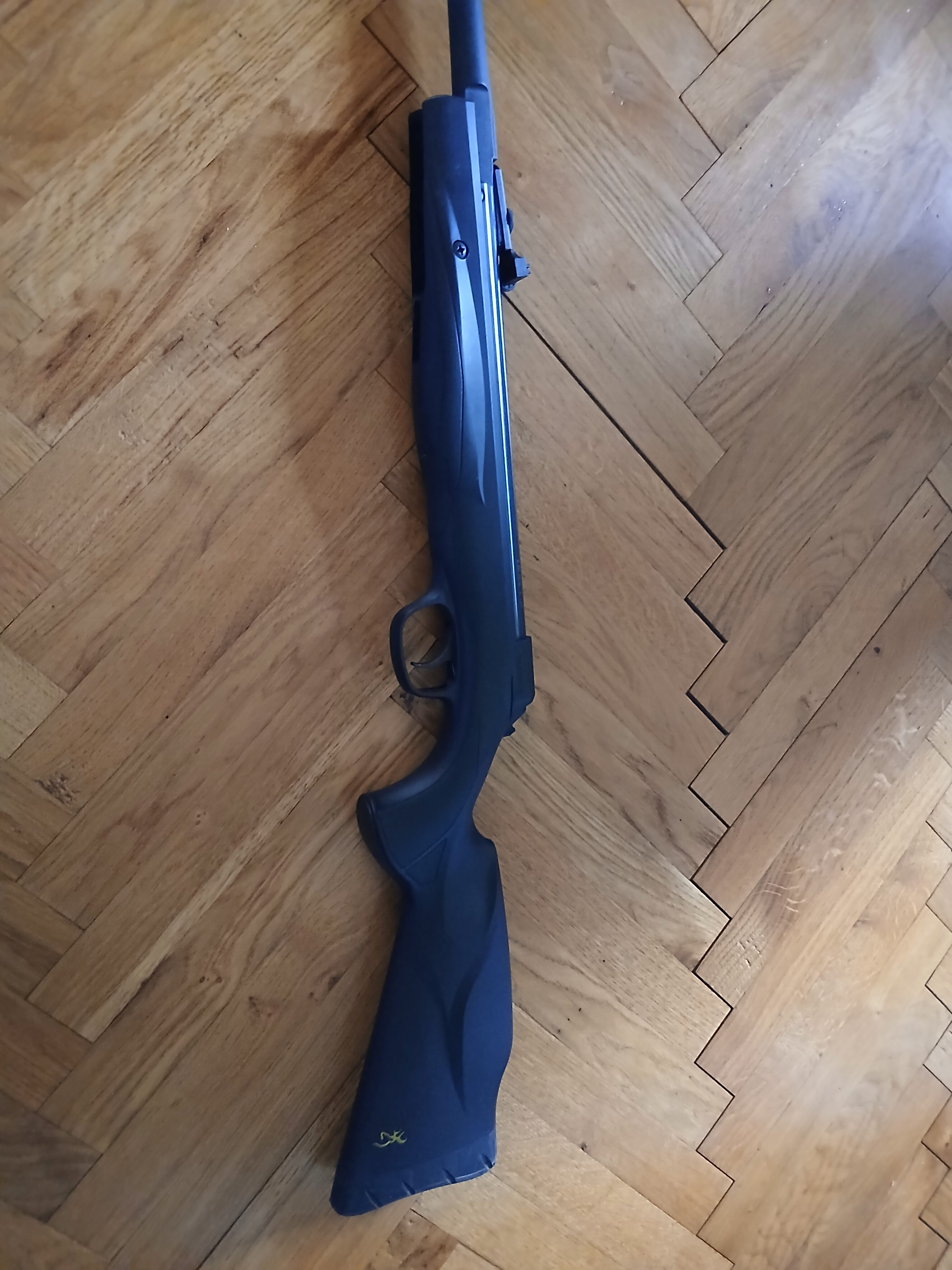 Prodajem Browning zračnu pušku