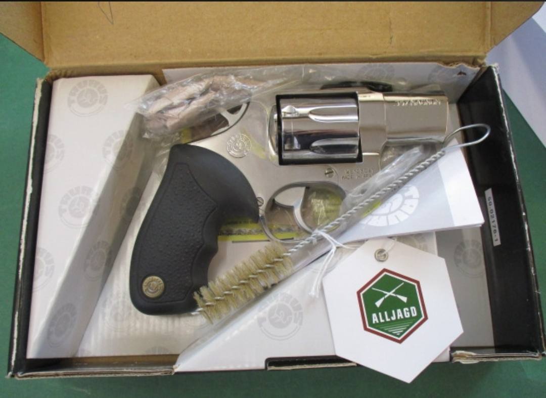 Revolver Taurus 617 2″ .357 kromirani kao nov