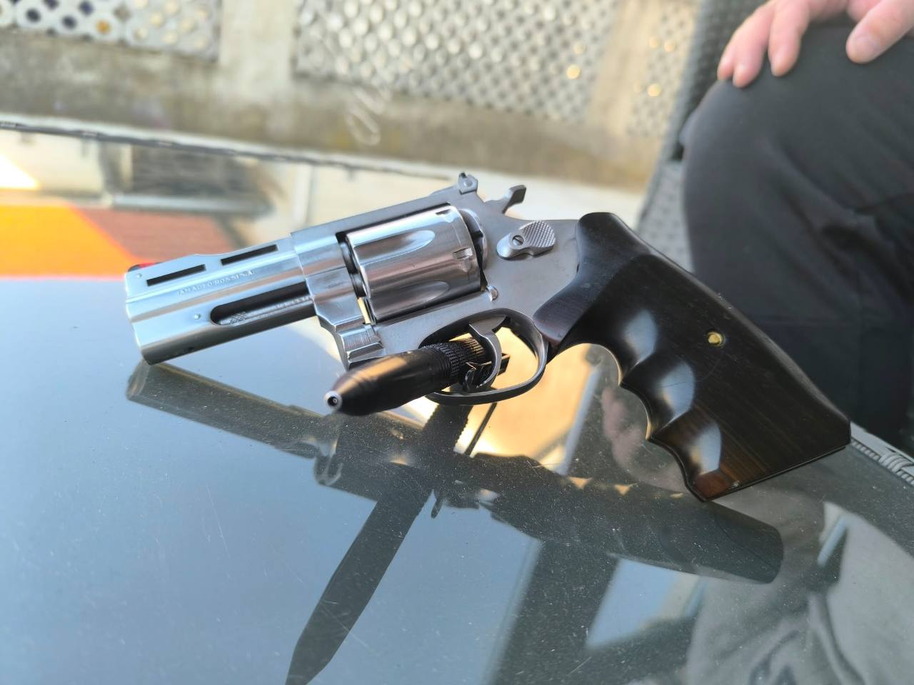 Rossi m720 u 357. Kalibru