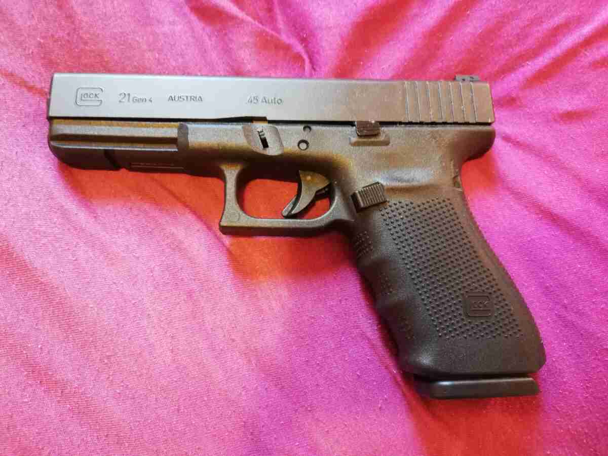 Pištolj “Glock” 21 Gen 4 kalibar .45 Auto