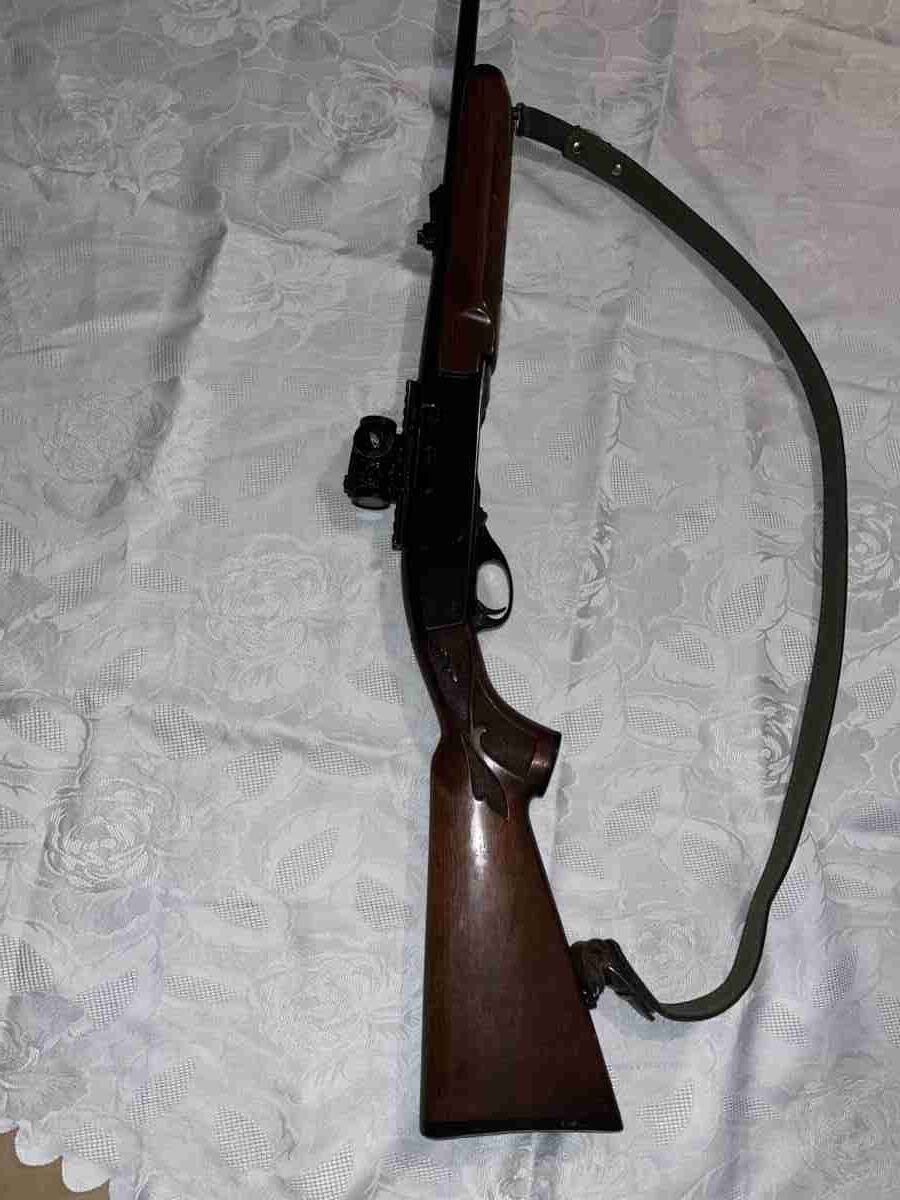 Remington 7400 poluautomat