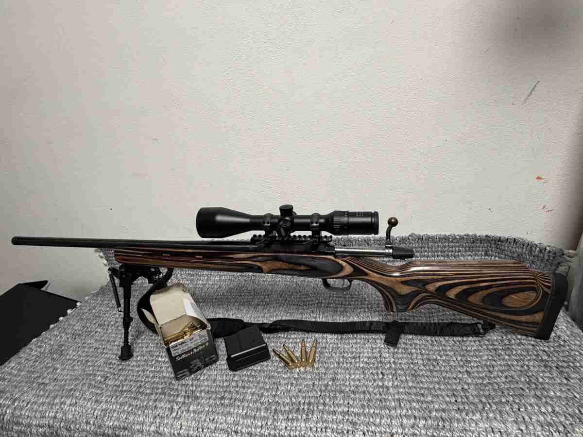 Čz 557, laminated, sa optikom meopta