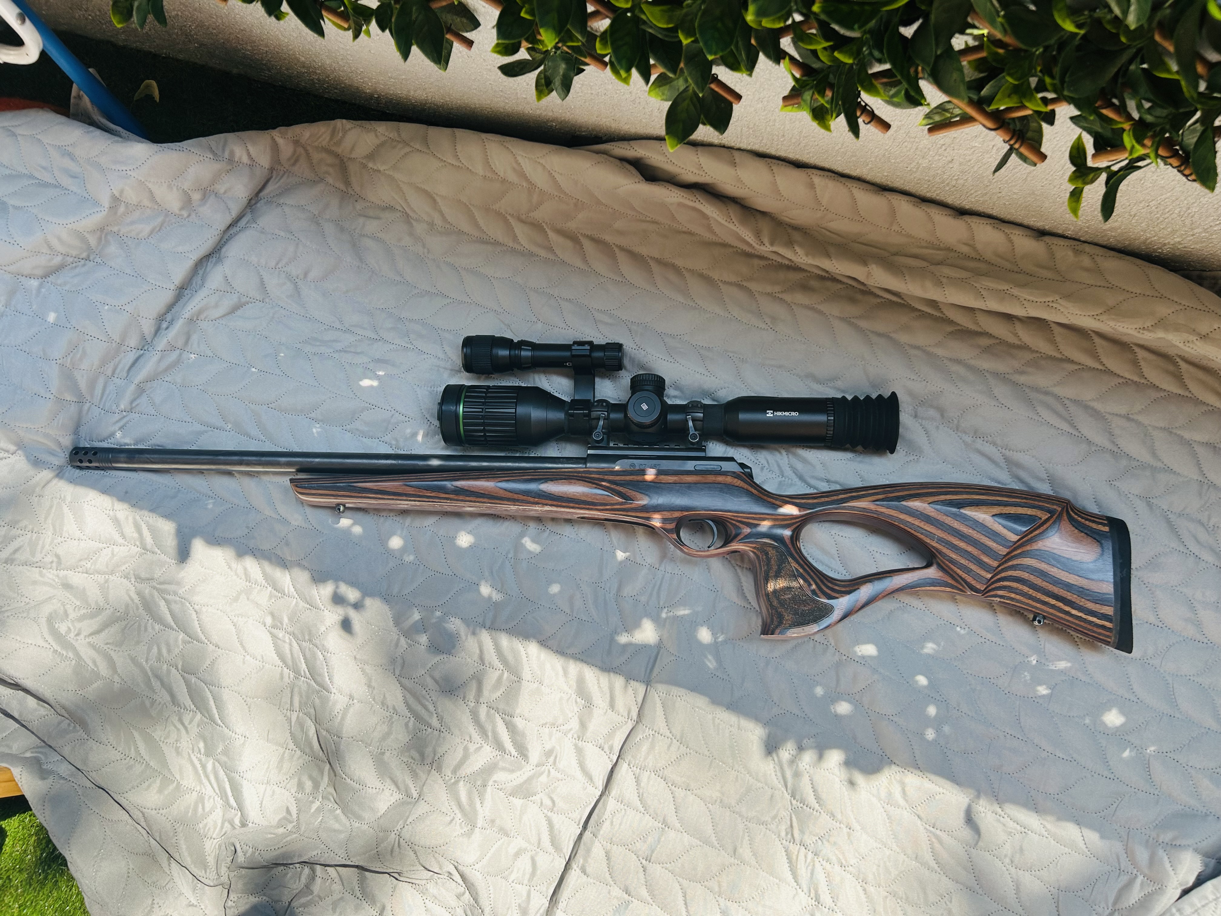 Češka zbrojovka Čz 457 thumbhole 22wmr