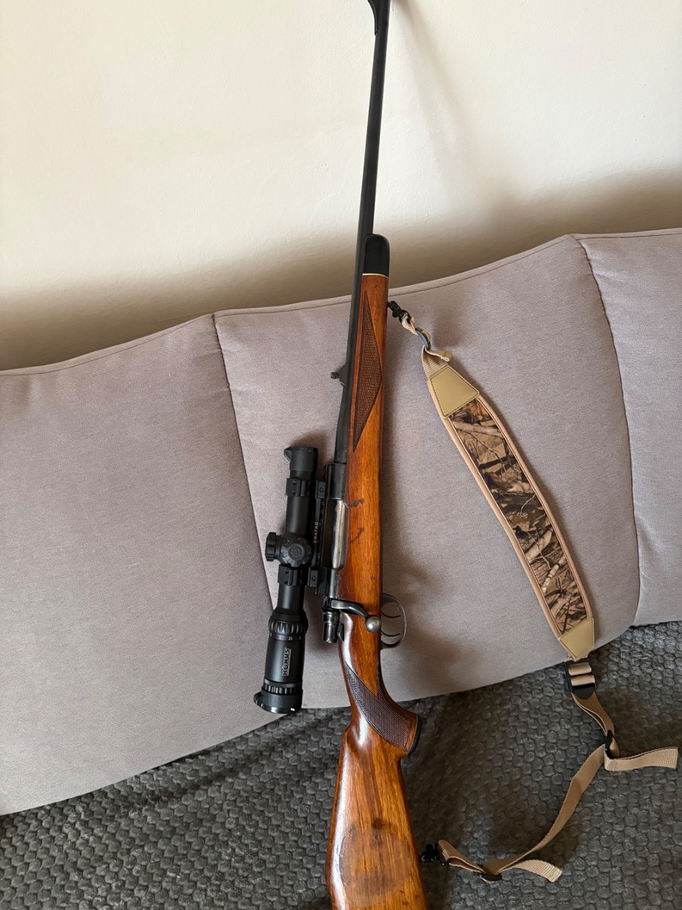 Karabin Zastava M70 3006, Bokerica iž 12/70 sa lijevim kundakom,Pištolj HS9