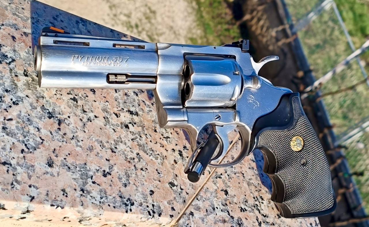 Colt Python 4″ Stainless Steel (1990.) – Kolekcionarski primjerak, savršen tajming
