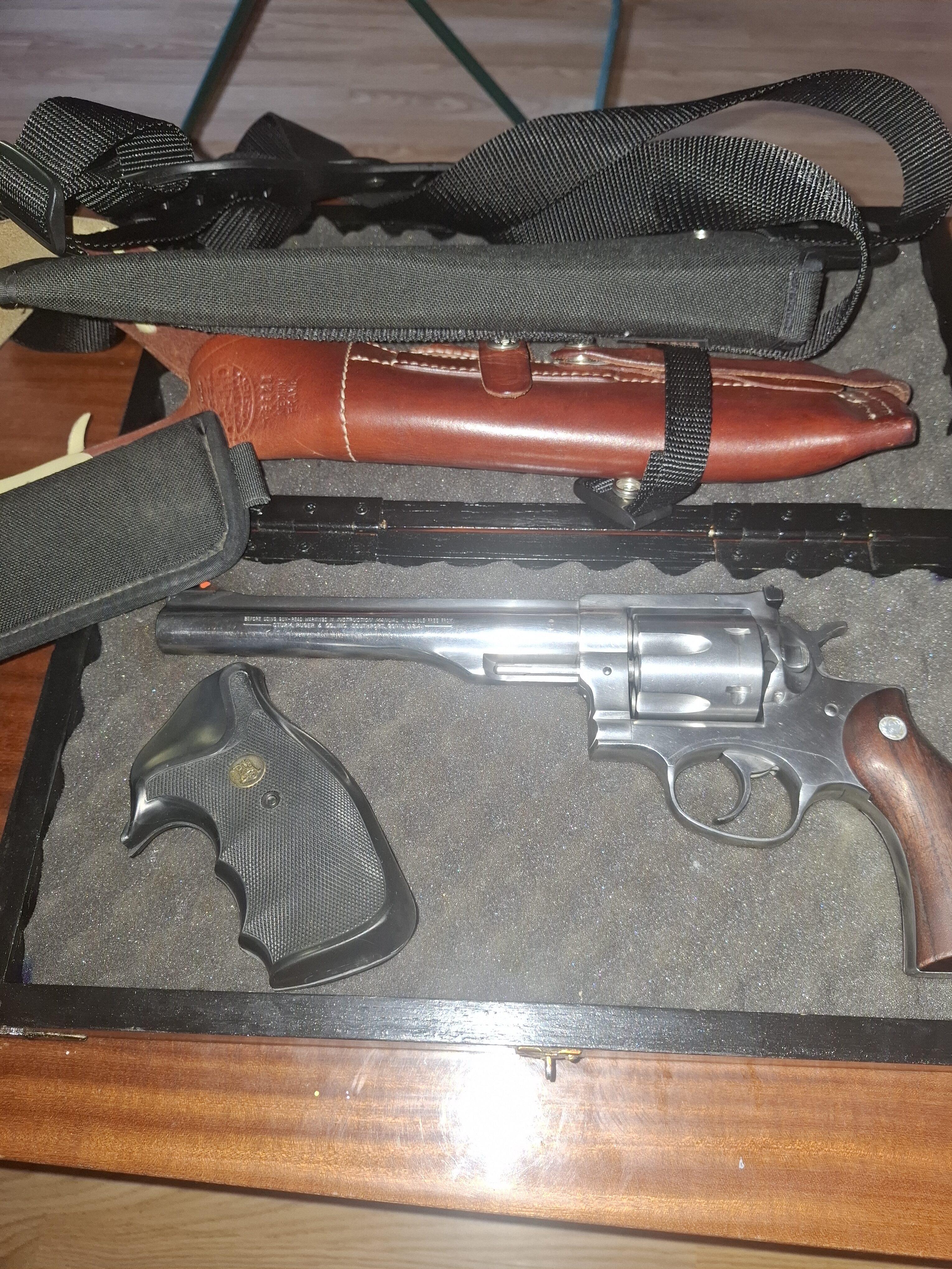 Ruger Redhawk 44 magnum