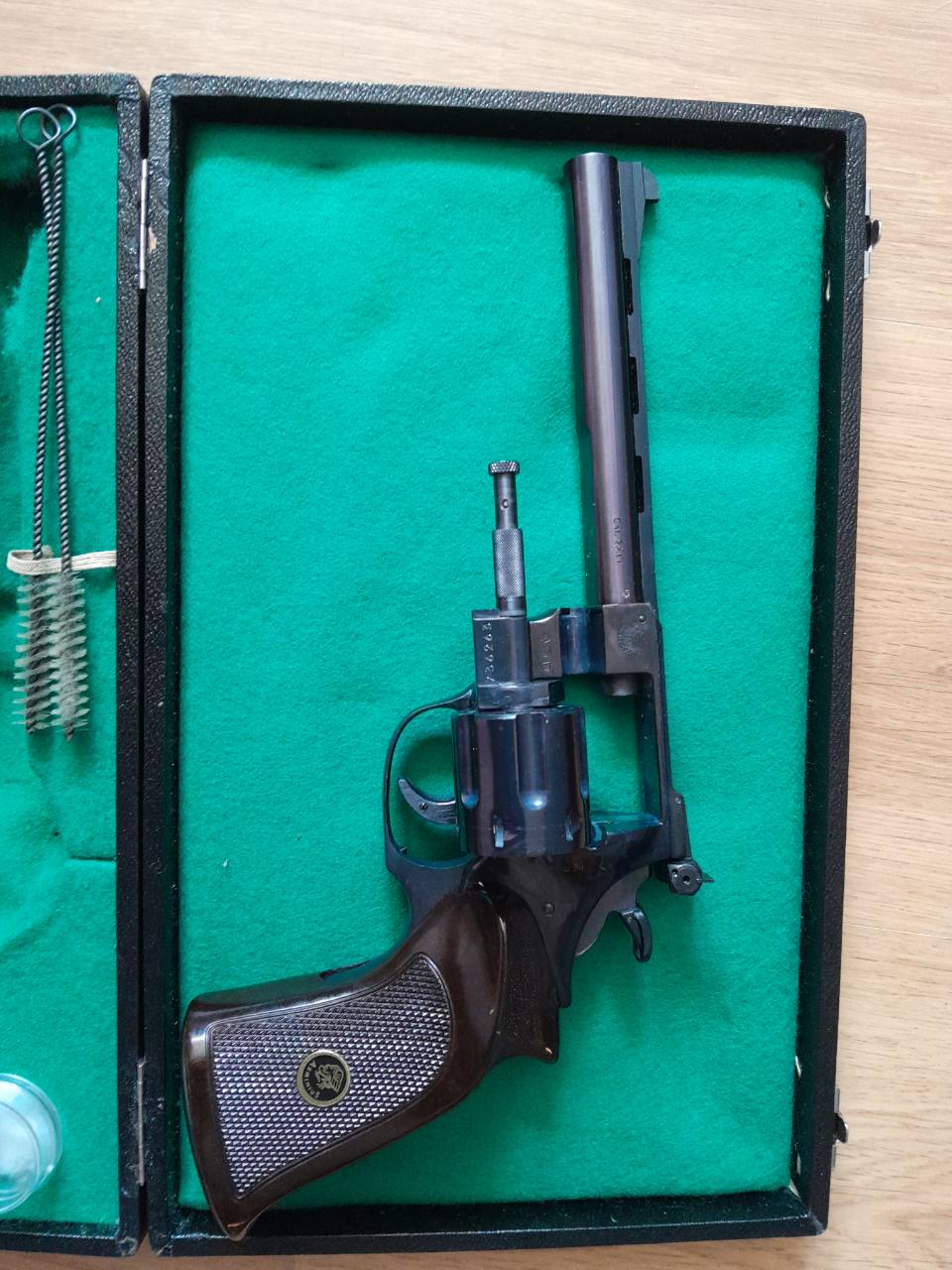 Revolver Arminius HW9