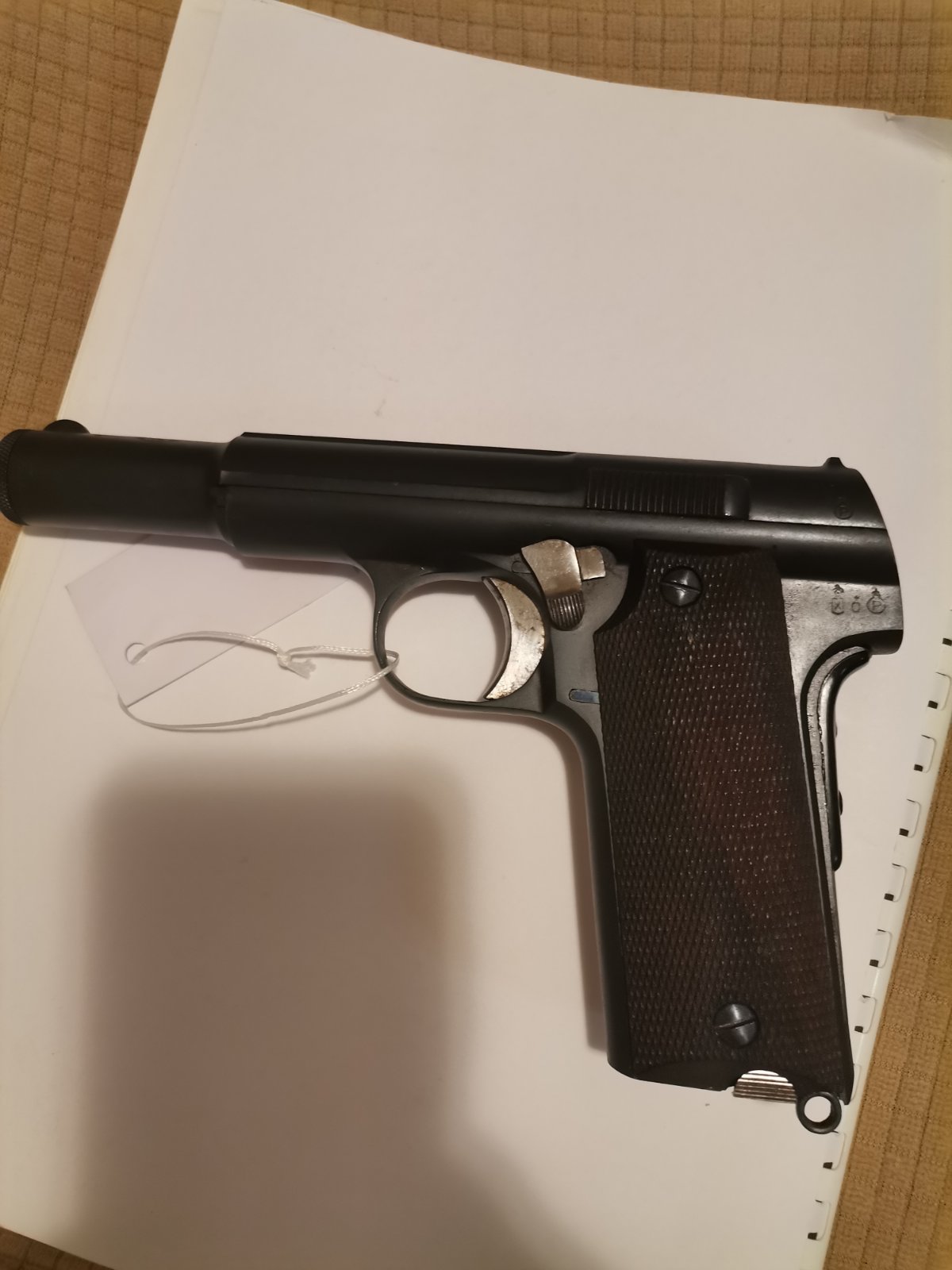 Pištolj Astra 600