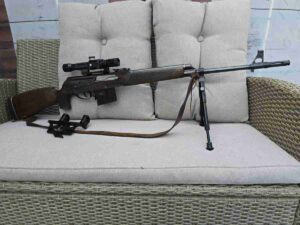 Poluautomatska puška, CZ M76.