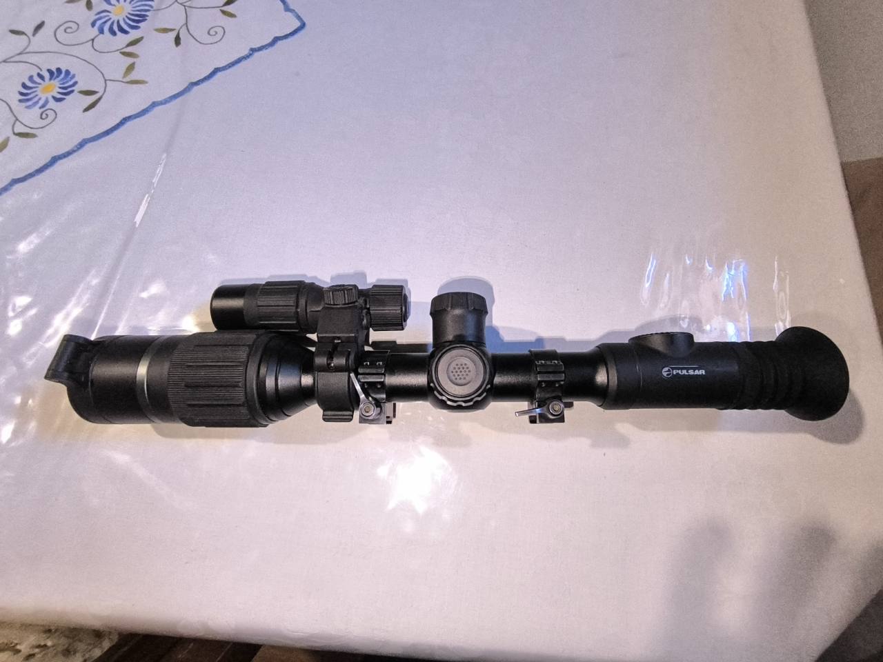 Dnevno noćna optika Pulsar