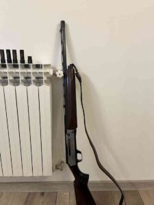 Poluautomatska sačmarica Franchi