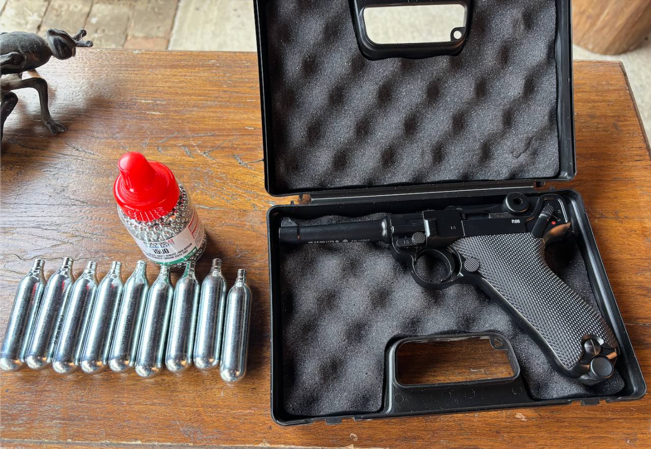 Luger P08 4,5mm Co2 Full metal + blowback