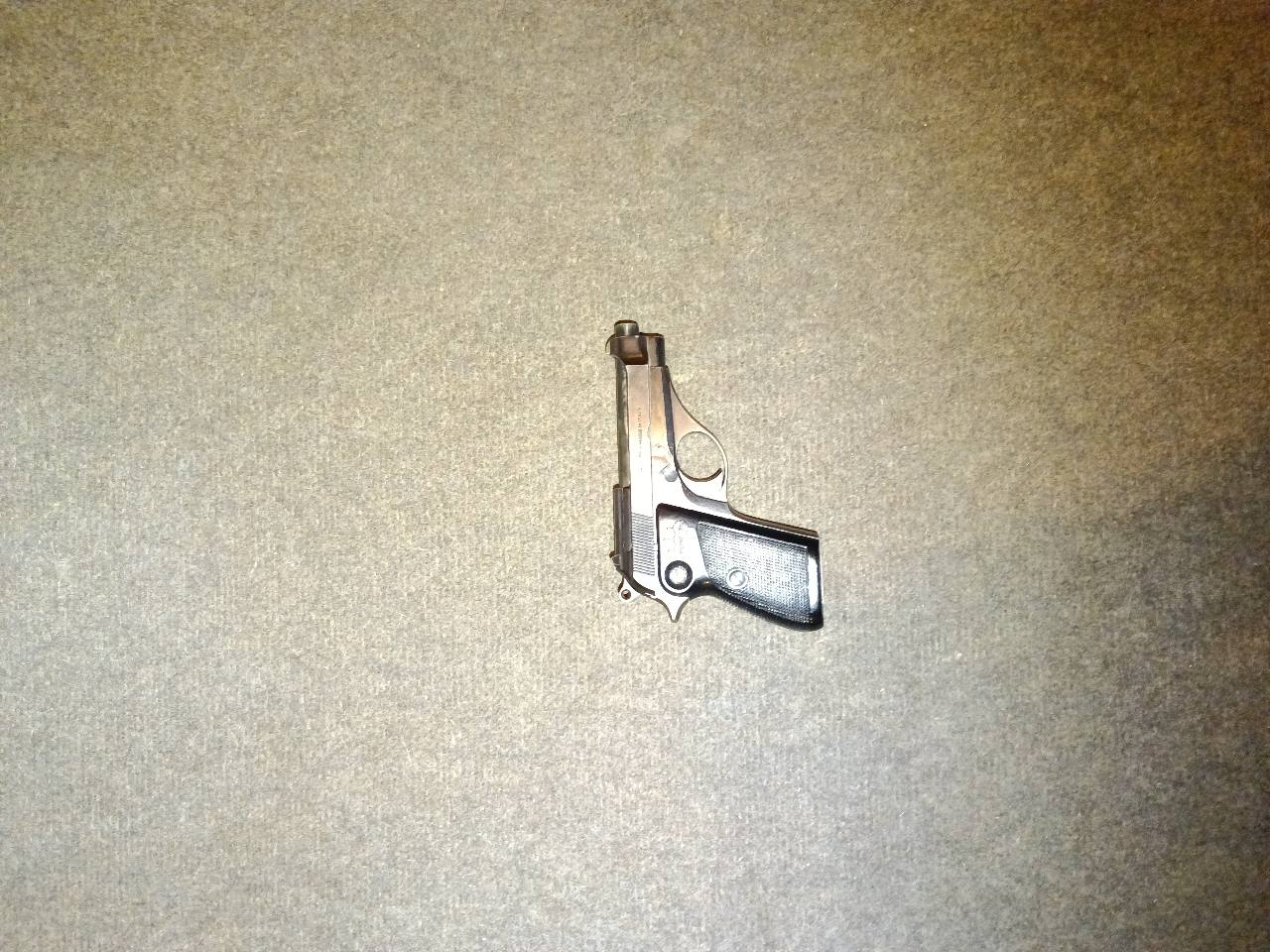 prodajem pištolj beretta m70 7.65