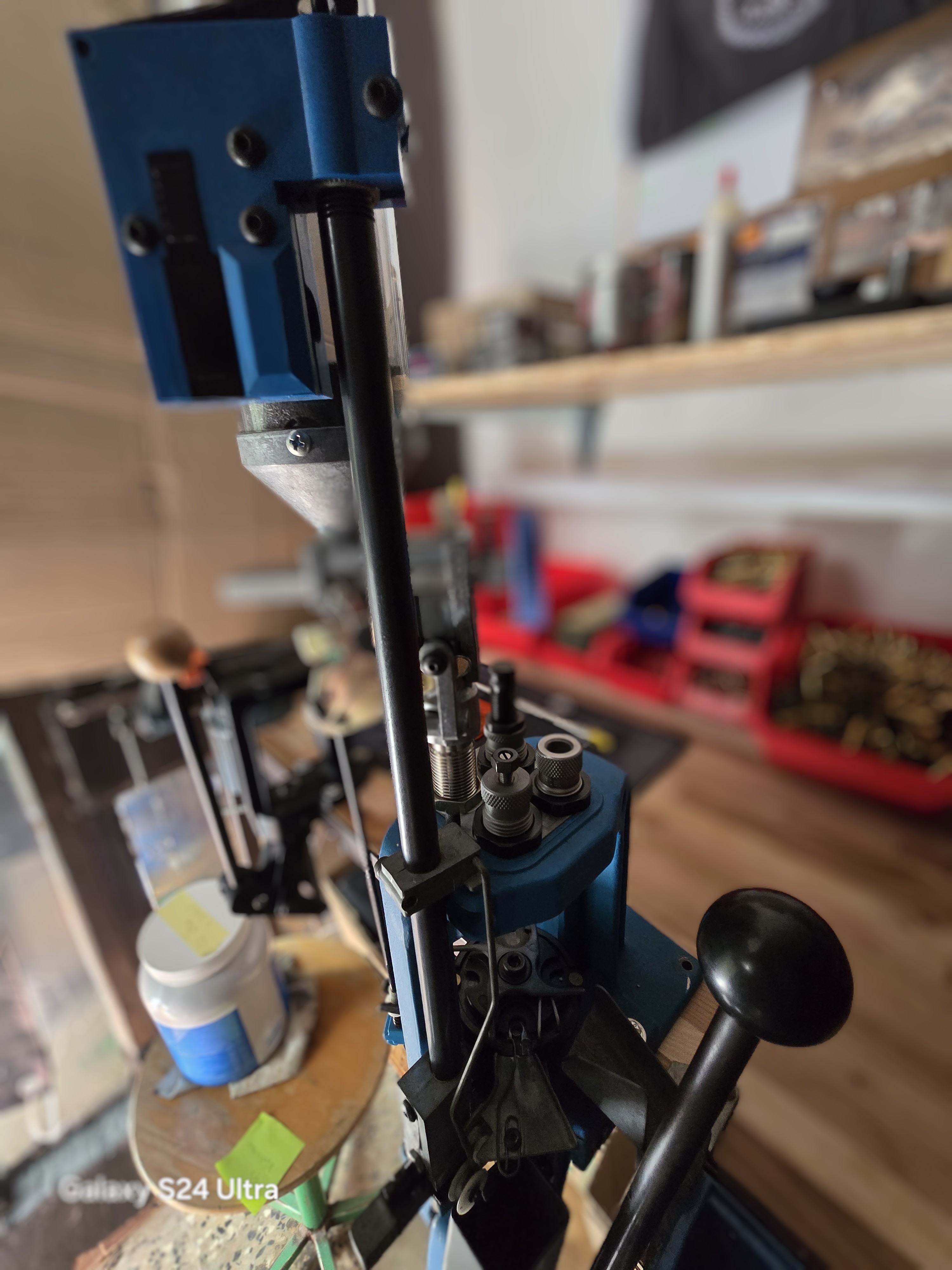 DILLON PRECISION 550 + dijelovi,matrice,vaga,zrna,čahure