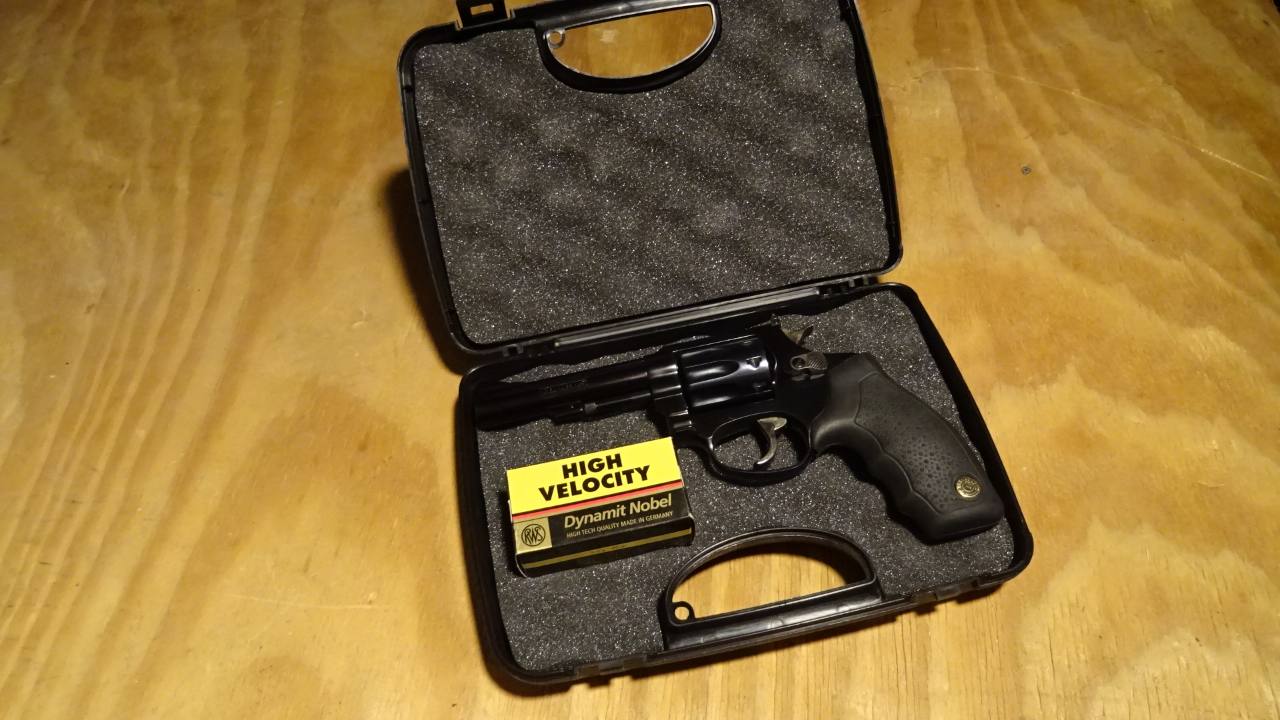 Revolver TAURUS kalibar 22 LR, 9 komada