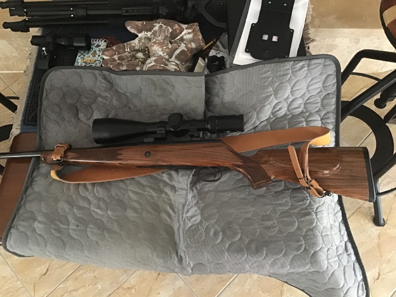 Prodajem: Kao novi Mauser 99 Model 300 Wby Mag. s novim nišanom 2.5-15×56.